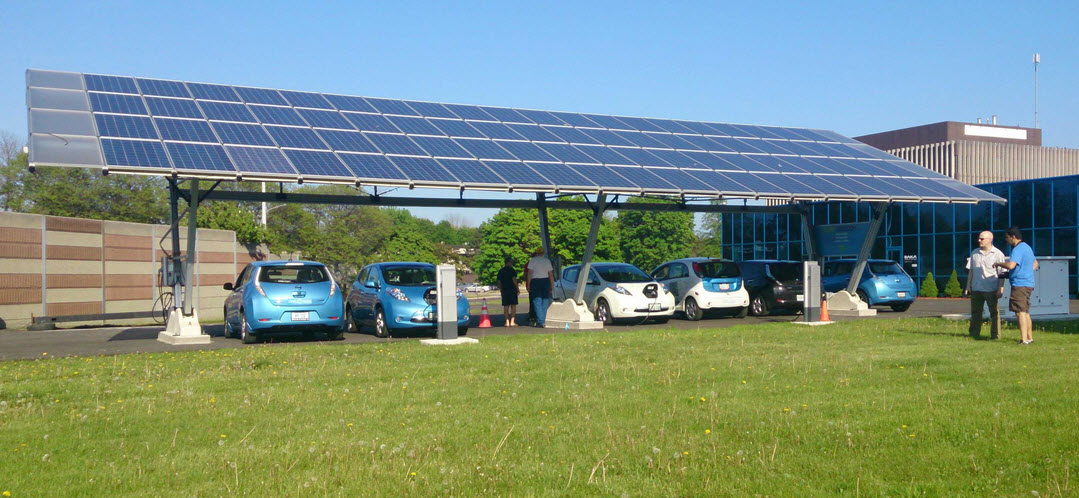8-EV-Chargers Plus a Nice Grass Field 8-EV-Chargers Plus a Nice Grass Field